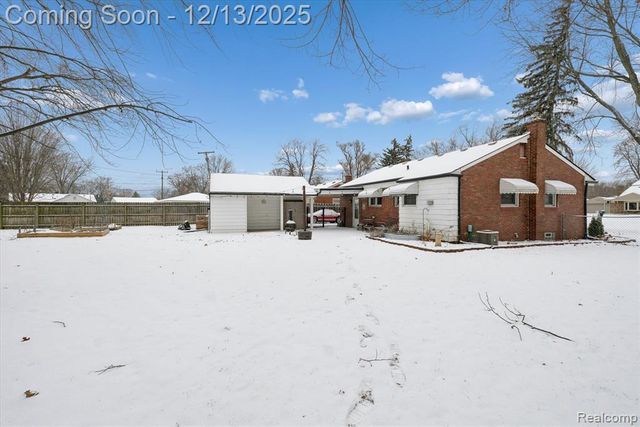 21376 Wendell Street, Clinton Township, MI 48036