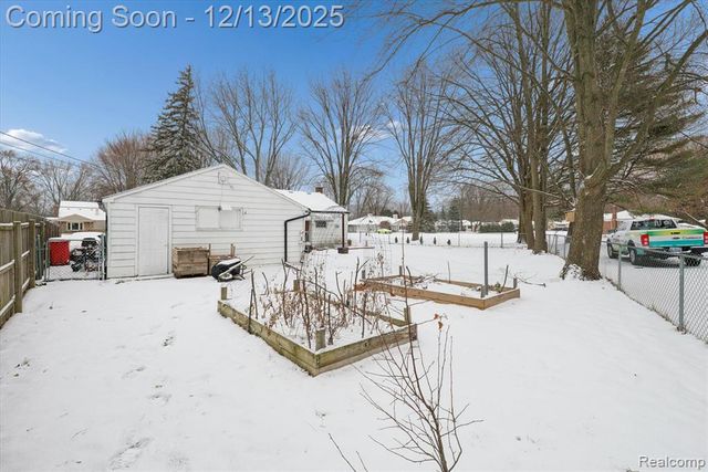 21376 Wendell Street, Clinton Township, MI 48036