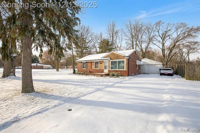21376 Wendell Street, Clinton Township, MI 48036