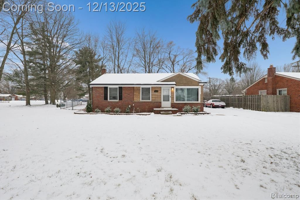 21376 Wendell Street, Clinton Township, MI 48036