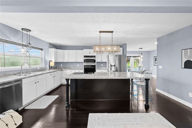 603 Oak Tree Ct, Bridgeville, PA 15017