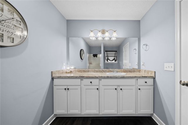 603 Oak Tree Ct, Bridgeville, PA 15017