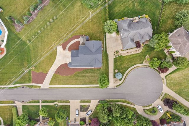 603 Oak Tree Ct, Bridgeville, PA 15017