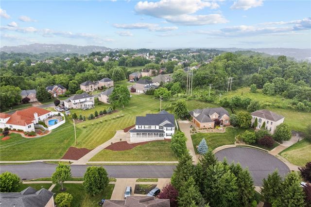603 Oak Tree Ct, Bridgeville, PA 15017