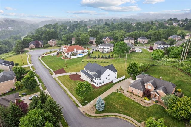 603 Oak Tree Ct, Bridgeville, PA 15017
