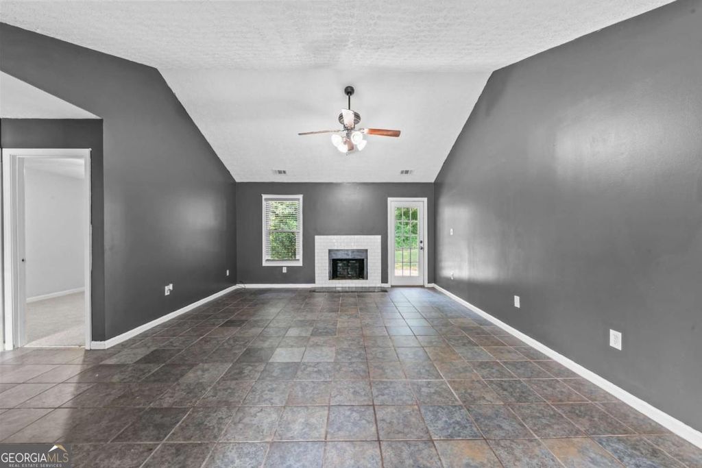 185 Jimmy Reynolds Drive, Jefferson, GA 30549 — photo 3