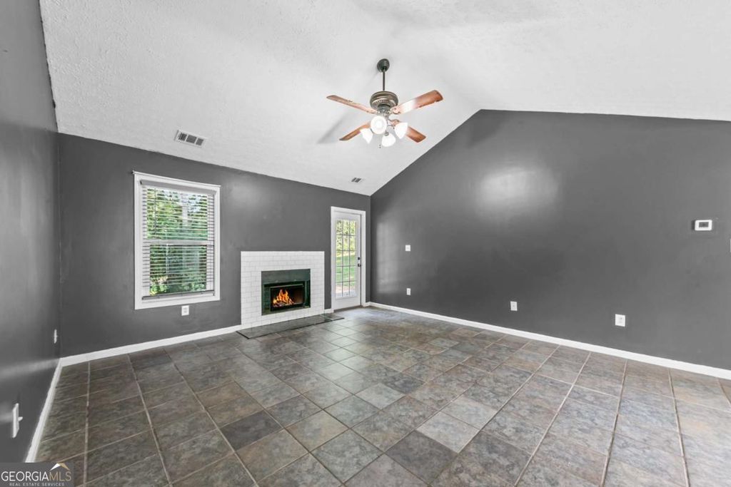 185 Jimmy Reynolds Drive, Jefferson, GA 30549 — photo 5