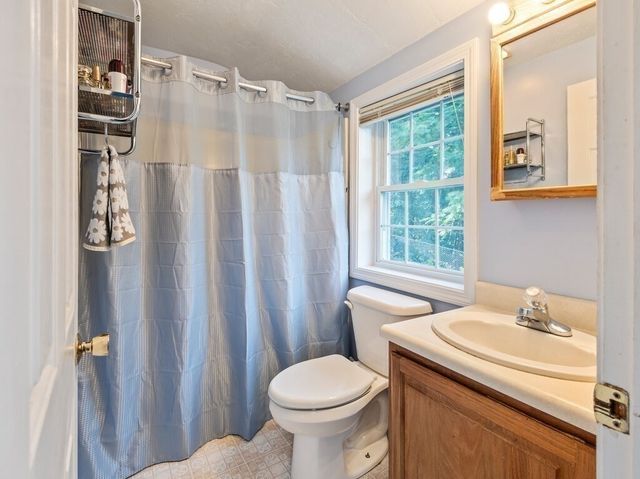 37 Moreland Green Dr, Worcester, MA 01609