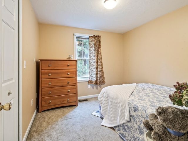 37 Moreland Green Dr, Worcester, MA 01609