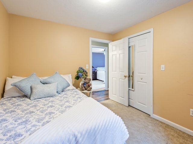 37 Moreland Green Dr, Worcester, MA 01609