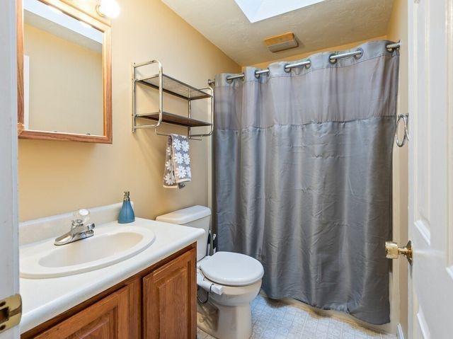 37 Moreland Green Dr, Worcester, MA 01609