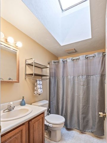 37 Moreland Green Dr, Worcester, MA 01609