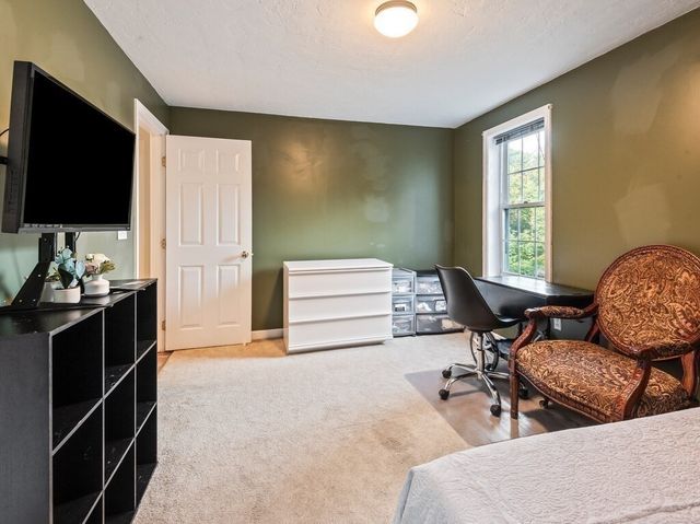 37 Moreland Green Dr, Worcester, MA 01609