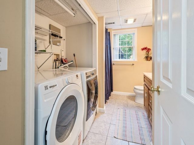 37 Moreland Green Dr, Worcester, MA 01609