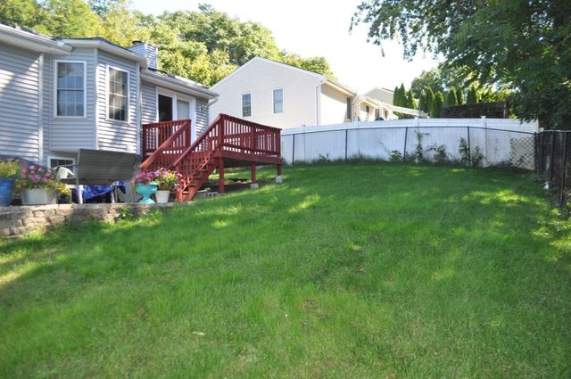 37 Moreland Green Dr, Worcester, MA 01609