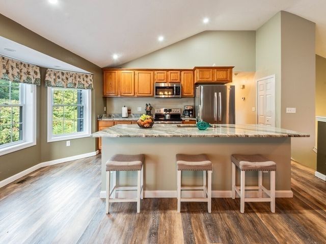 37 Moreland Green Dr, Worcester, MA 01609