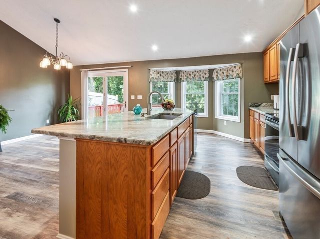 37 Moreland Green Dr, Worcester, MA 01609