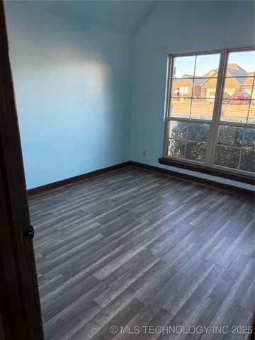 7404 E 83rd Street North, Owasso, OK 74055