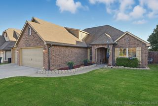 7404 E 83rd Street North, Owasso, OK 74055