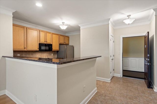 2244 Ashley Crossing Drive 324, Charleston, SC 29414