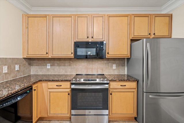 2244 Ashley Crossing Drive 324, Charleston, SC 29414