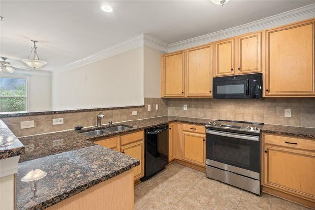 2244 Ashley Crossing Drive 324, Charleston, SC 29414