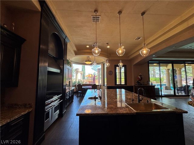 1800 Amarone Way, Henderson, NV 89012