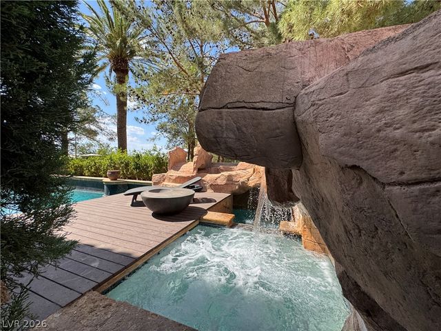 1800 Amarone Way, Henderson, NV 89012