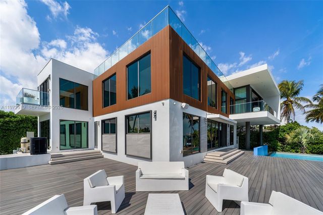 1270 NE 82nd St, Miami, FL 33138