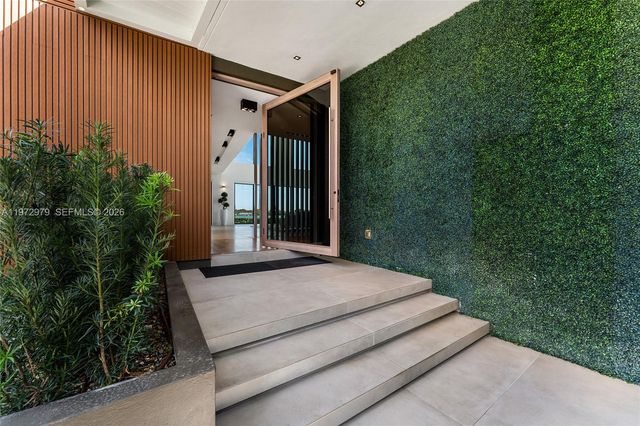 1270 NE 82nd St, Miami, FL 33138