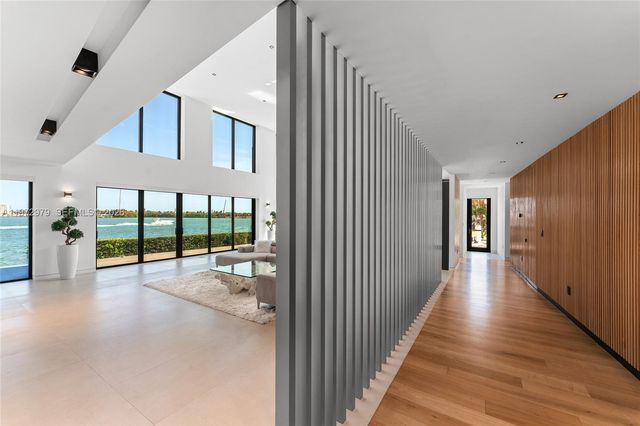 1270 NE 82nd St, Miami, FL 33138