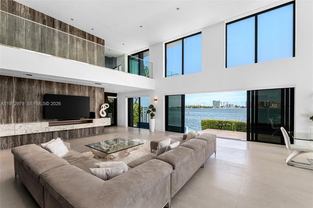 1270 NE 82nd St, Miami, FL 33138