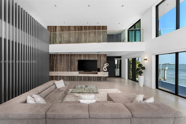 1270 NE 82nd St, Miami, FL 33138