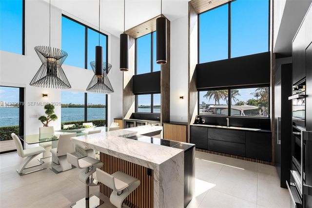 1270 NE 82nd St, Miami, FL 33138