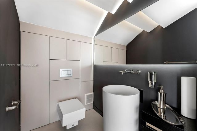 1270 NE 82nd St, Miami, FL 33138