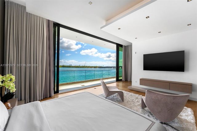 1270 NE 82nd St, Miami, FL 33138