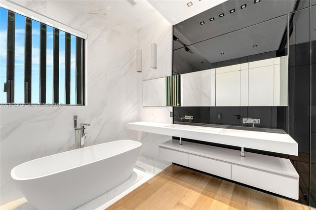 1270 NE 82nd St, Miami, FL 33138