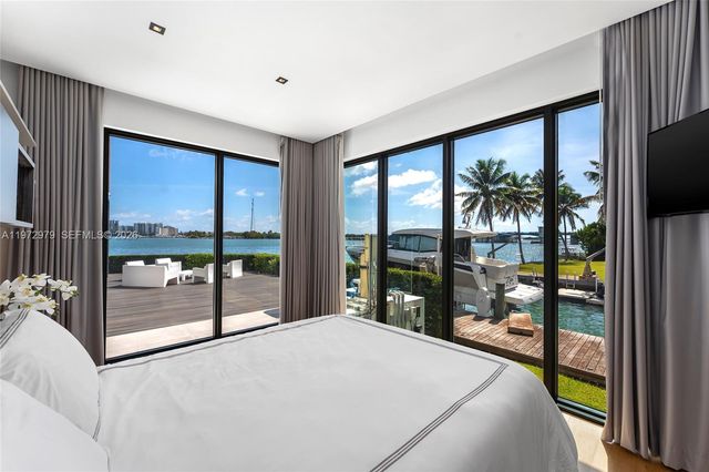 1270 NE 82nd St, Miami, FL 33138