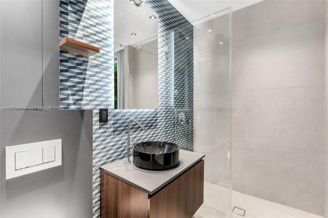 1270 NE 82nd St, Miami, FL 33138