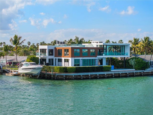 1270 NE 82nd St, Miami, FL 33138