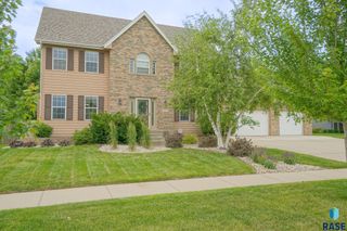 513 E Switch Grass Trl, Brandon, SD 57005