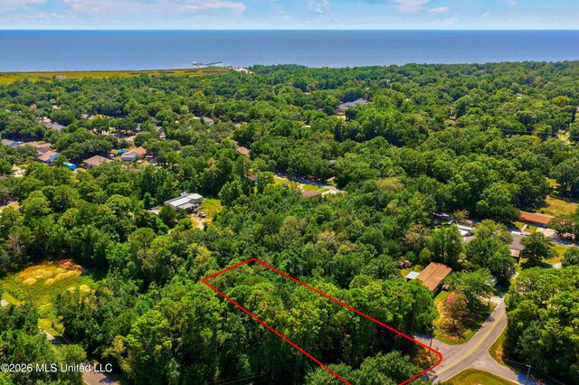 1808 S 8th Street, Ocean Springs, MS 39564