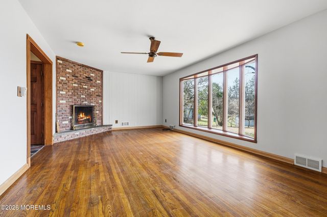 111 Harbor Green Circle, Lincroft, NJ 07738