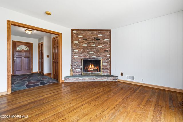 111 Harbor Green Circle, Lincroft, NJ 07738