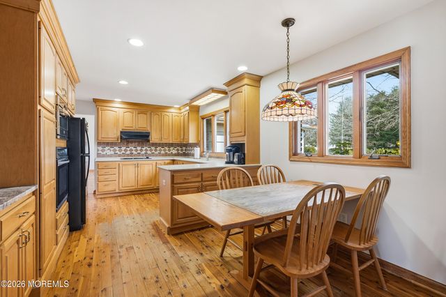 111 Harbor Green Circle, Lincroft, NJ 07738