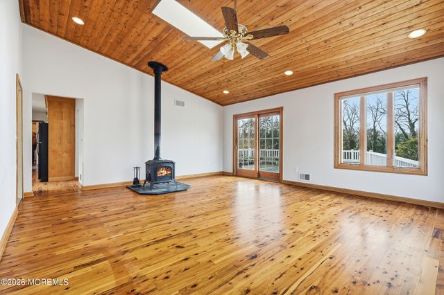 111 Harbor Green Circle, Lincroft, NJ 07738