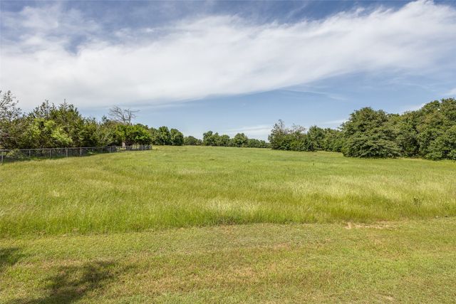 249 Wolfhunter Lane, Valley View, TX 76272