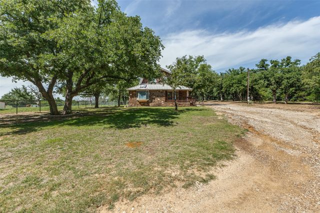 249 Wolfhunter Lane, Valley View, TX 76272