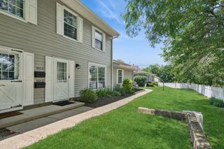 1303 Woodcutter Lane C, Wheaton, IL 60189