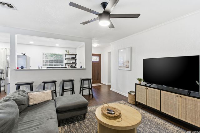 434 Pinewood Ln, San Antonio, TX 78216